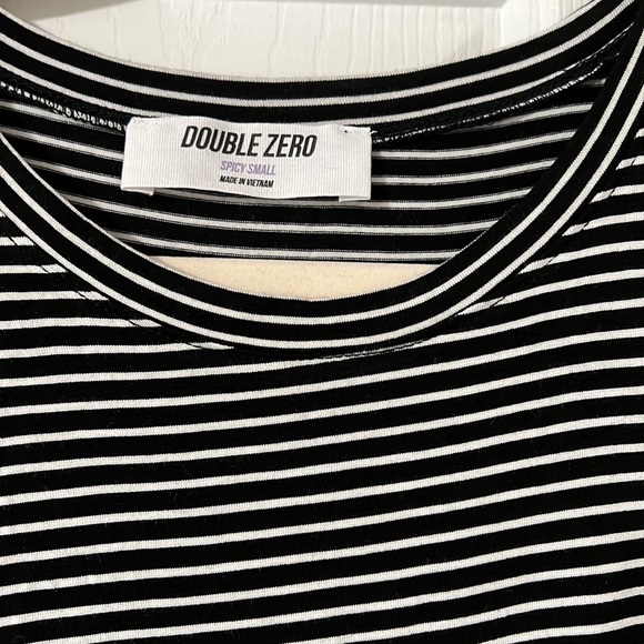 Black and white tank top - Picture 2 of 3